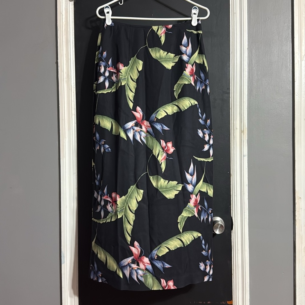 Tommy Bahama Vintage Tropical Silk Wrap Maxi Skirt Size: 10 Length: 37” - Picture 2 of 6